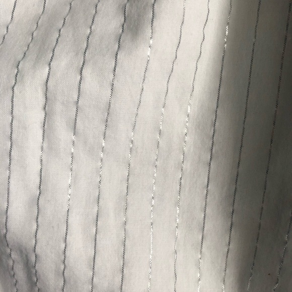 Old Navy White w/silver Skirt - Picture 2 of 4